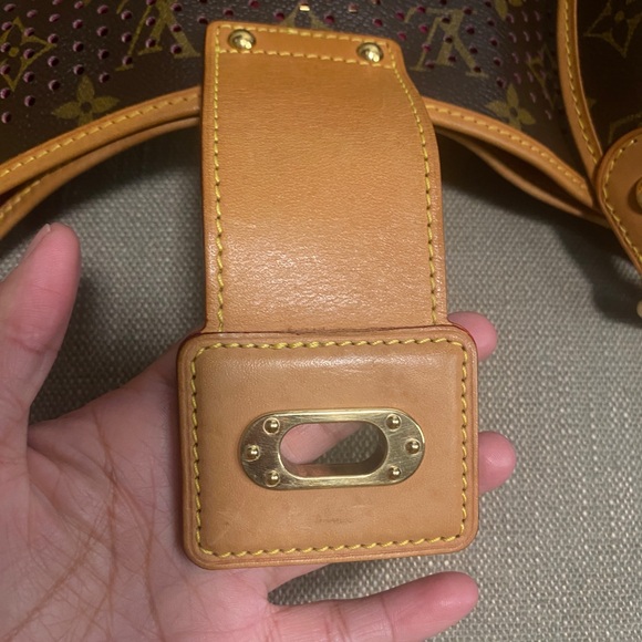 Louis Vuitton Limited Edition Perforated Musette Bag (Monogram & Fuchsia ) - Picture 10 of 16